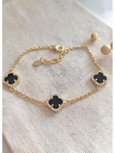 Miu Silver Pozłacana bransoletka z cyrkoniami i masą perłową rozmiar: onesize. Czarne bransoletki Miu Silver, z cyrkonią, pozłacane. Za 169,26 zł.