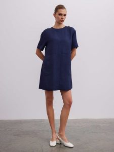 BGN Sukienka w kolorze granatowym rozmiar: 36. Niebieskie sukienki BGN, na co dzień, bez wzorów, bez kołnierzyka, bez ramiączek, mini, proste. Za 87,61 zł.