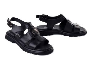 Artiker Relaks 58C2538 czarny, sandały damskie. Czarne sandały Artiker Relaks, bez wzorów, bez obcasa, bez zapięcia. Za 259,90 zł.