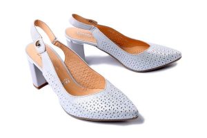 BIOECO BY ARKA 4150 2475 1661 biały, czółenka damskie. Szare czółenka Bioeco by Arka, bez wzorów, bez obcasa, bez zapięcia. Za 272,93 zł.