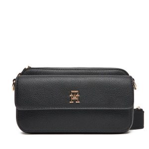 Torebka Tommy Hilfiger. Czarne listonoszki TOMMY HILFIGER, bez wzorów, bez dodatków. Za 389,99 zł.