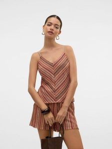 Vero Moda Top w kolorze beżowym ze wzorem rozmiar: L. Brązowe topy Vero Moda, l, bez wzorów, bez kołnierzyka, bez ramiączek. Za 48,28 zł.