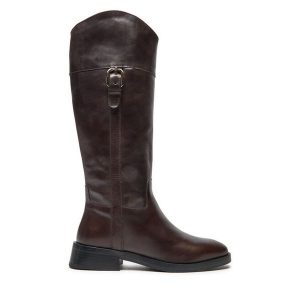 Kozaki Geox. Brązowe kozaki Geox, bez wzorów, bez obcasa, na płaskiej podeszwie, bez zapięcia. Za 779,99 zł.