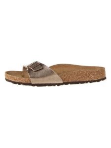 Birkenstock Klapki w kolorze złotym rozmiar: 37. Żółte klapki Birkenstock, bez wzorów, z otwartym noskiem, bez obcasa. Za 200,13 zł.