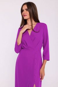 Elegancka sukienka rozkloszowana kopertowy dekolt lawenda. Sukienki Stylove, l, bez wzorów, z elastanu, eleganckie, bez kołnierzyka, bez ramiączek, dopasowane. Za 359,00 zł.