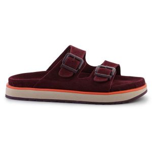 Klapki D.Franklin Nordic Sandal Buckle DFSH405004-BURG czerwone. Czerwone klapki bez wzorów, bez obcasa. Za 360,01 zł.