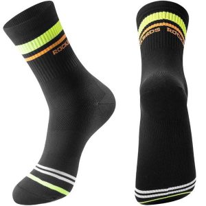 Skarpetki rowerowe kolarskie antybakteryjne Rockbros RB4900 unisex. Brązowe skarpetki ROCKBROS, bez wzorów. Za 29,90 zł.