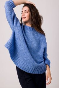 Sweter Oversize z Nietoperzowym Rękawem - Lazurowy. Niebieskie swetry klasyczne MOE, uniwersalny, z materiału, bez kołnierzyka. Za 201,90 zł.