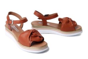 Artiker Relaks 58C3195 Brązowy, sandały damskie. Brązowe sandały Artiker Relaks, bez wzorów, ze skóry, bez obcasa, na koturnie, bez zapięcia. Za 239,90 zł.