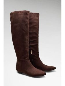 Guess Kozaki 185190 Brązowy. Brązowe kozaki Guess, z aplikacjami, bez obcasa, na słupku, bez zapięcia. Za 674,99 zł.