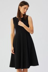 Elegancka rozkloszowana sukienka koktajlowa czarna. Czarne sukienki Stylove, s, bez wzorów, eleganckie, bez kołnierzyka, bez ramiączek, rozkloszowane. Za 389,00 zł.