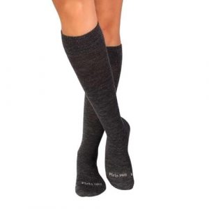 Skarpety uciskowe 3/4 z wełny merynosów w kolorze antracytowym. Czarne skarpetki OEM, bez wzorów, z wełny. W wyprzedaży za 94,89 zł.