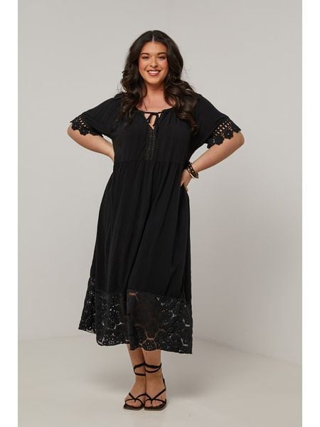 Curvy Lady Sukienka w kolorze czarnym rozmiar: 40/42. Czarne sukienki Curvy Lady, na co dzień, bez wzorów, z koronki, klasyczne, bez kołnierzyka, bez ramiączek, maxi, proste. Za 122,67 zł.