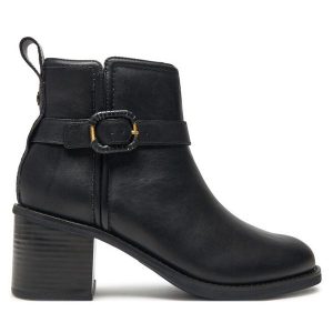 Botki Clarks. Czarne botki Clarks, bez wzorów, bez obcasa, na słupku, bez zapięcia. Za 519,99 zł.