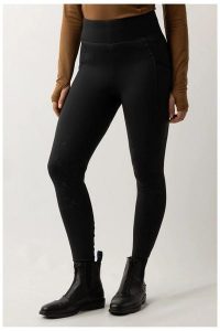 Damskie legginsy jeździeckie z pełną przyczepnością BR Equitation Lelie. Czerwone legginsy BR, bez wzorów, z materiału, z podwyższonym stanem. Za 389,50 zł.