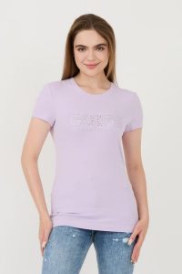 GUESS Lawendowy t-shirt Sangallo Tee. Czarne t-shirty Guess, s, z aplikacjami, bez kołnierzyka, bez ramiączek. W wyprzedaży za 166,99 zł.