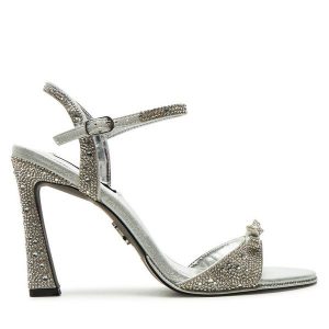 Sandały Steve Madden. Szare sandały Steve Madden, bez wzorów, bez obcasa, na szpilce, bez zapięcia. Za 409,99 zł.