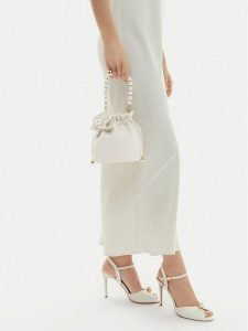 GINO ROSSI Torebka EO-ROSE-LA224-19454 Biały. Białe torebki klasyczne Gino Rossi, bez wzorów, ze skóry, bez dodatków. Za 299,99 zł.