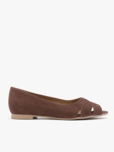 Brązowe baleriny peep toe. Brązowe balerinki Ryłko, bez wzorów, ze skóry, z okrągłym noskiem, bez obcasa, na płaskiej podeszwie, bez zapięcia. Za 399,99 zł.