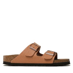 Klapki Birkenstock. Brązowe klapki Birkenstock, bez wzorów, bez obcasa. Za 449,99 zł.