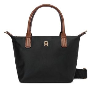 Torebka Tommy Hilfiger. Czarne torebki klasyczne TOMMY HILFIGER, bez wzorów, bez dodatków. Za 389,99 zł.