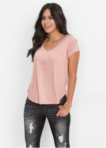 T-shirt z miękkiej wiskozy. Czerwone t-shirty bonprix, bez wzorów, z wiskozy, bez kołnierzyka, bez ramiączek. Za 82,99 zł.