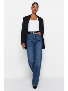 Trendyol Dżinsy - Comfort fit - w kolorze granatowym rozmiar: 32. Niebieskie jeansy Trendyol, bez wzorów, z bawełny, z podwyższonym stanem. Za 87,81 zł.