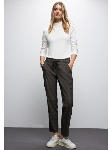 Cecil Bojówki w kolorze czarnym rozmiar: W38/L30. Czarne spodnie z wysokim stanem Cecil, bez wzorów, z podwyższonym stanem. Za 193,70 zł.