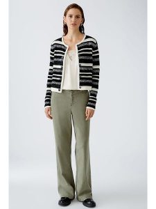 Oui Kardigan w kolorze czarno-białym rozmiar: 40. Białe kardigany Oui, bez wzorów, ze splotem, bez ramiączek. Za 250,94 zł.