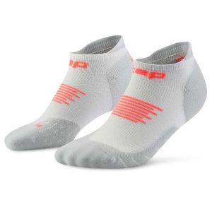 Damskie skarpety kompresyjne do biegania stopki sportowe Core Run. Szare skarpetki CEP, bez wzorów, z elastanu. Za 74,00 zł.