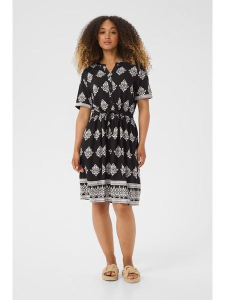 Kaffe Sukienka w kolorze czarnym rozmiar: 44. Czarne sukienki Kaffe, bez wzorów, bez kołnierzyka, bez ramiączek, midi. Za 104,89 zł.