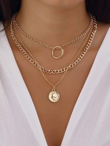 Luja Bijoux Pozłacany naszyjnik z elementem ozdobnym rozmiar: onesize. Żółte naszyjniki Luja Bijoux, metalowe. Za 48,45 zł.