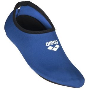 Skarpety Buty Do Wody Arena Pool Grip Socks Junior. Niebieskie skarpetki Arena, bez wzorów. Za 68,99 zł.