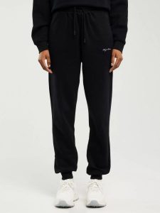 Spodnie damskie dresowe czarne Foxie 906/ Megan 906. Czarne spodnie dresowe Big Star, l, z aplikacjami, z denimu. Za 159,99 zł.