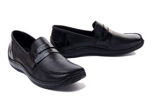 RIEKER L1752-00 black, półbuty damskie. Czarne półbuty Rieker, bez wzorów, bez obcasa, bez zapięcia. Za 167,94 zł.