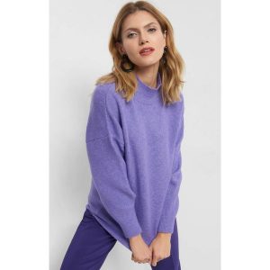 Nietoperzowy sweter z golfem. Golfy marki Orsay. W wyprzedaży za 80,00 zł.