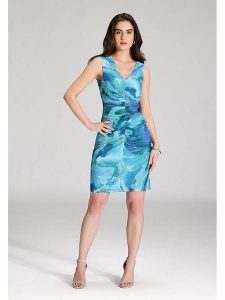 SWING Sukienka w kolorze turkusowo-niebieskim rozmiar: 40. Niebieskie sukienki Swing, bez wzorów, bez kołnierzyka, bez ramiączek, mini. Za 217,99 zł.