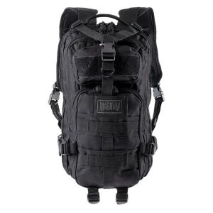 Torba turystyczna Magnum Fox 25 L. Czarne torby podróżne i sportowe MAGNUM, bez wzorów. Za 217,26 zł.