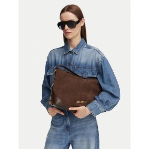 Torebka LOVE MOSCHINO. Brązowe torebki klasyczne LOVE MOSCHINO, bez wzorów, bez dodatków. Za 678,99 zł.