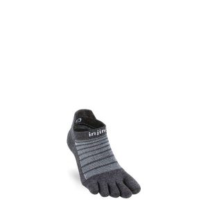 Skarpety merino Injinji Run Lightweight No-Show Wool. Szare skarpetki Injinji, bez wzorów. Za 77,99 zł.