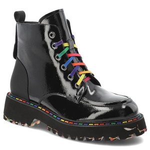 Czarne Trapery Artiker Modne Buty Damskie. Czarne buty zimowe ARTIKER, z jeansu, bez obcasa, na platformie, bez zapięcia. Za 305,99 zł.