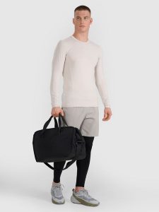 4F Torba treningowa (28 L) - czarna Uniwersalny. Czarne torby podróżne i sportowe 4f, bez wzorów, z syntetyku, na ramię. W wyprzedaży za 99,99 zł.