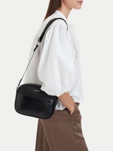 Lasocki Torebka CEO-LSK-X-011-10 Czarny. Czarne listonoszki Lasocki, bez wzorów, ze skóry, bez dodatków. Za 189,99 zł.