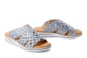 RIEKER V0689-12 blue, klapki damskie. Niebieskie klapki Rieker, bez wzorów, bez obcasa. Za 239,92 zł.