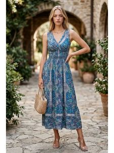 SOULSHAE Sukienka w kolorze niebieskim rozmiar: S/M. Niebieskie sukienki SOULSHAE, m, bez wzorów, bez kołnierzyka, bez ramiączek, maxi. Za 174,95 zł.