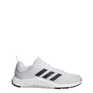 Buty treningowe Everyset. Białe buty sportowe ADIDAS, bez wzorów, z materiału, bez zapięcia, na fitness i siłownię. Za 372,20 zł.