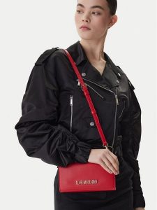 LOVE MOSCHINO Torebka JC4170PP1OLX0500 Czerwony. Czerwone torebki klasyczne LOVE MOSCHINO, bez wzorów, ze skóry, bez dodatków. Za 607,99 zł.