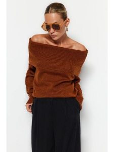 Trendyol Sweter w kolorze jasnobrązowym rozmiar: M. Brązowe swetry oversize Trendyol, m, bez wzorów, ze splotem, bez ramiączek. Za 144,24 zł.