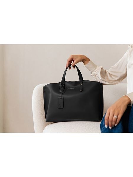 Lia Biassoni Skórzany shopper bag "Pedogna" w kolorze czarnym - 46 x 32 x 12 cm rozmiar: onesize. Czarne shopper bag Lia Biassoni, bez wzorów, z materiału, na ramię, bez dodatków. Za 304,99 zł.