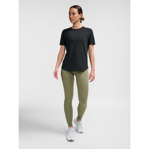 Koszulka damska Hummel MT Vanja. Czarne bluzki Hummel, xs, bez wzorów, sportowe, bez kołnierzyka, bez ramiączek. Za 166,50 zł.